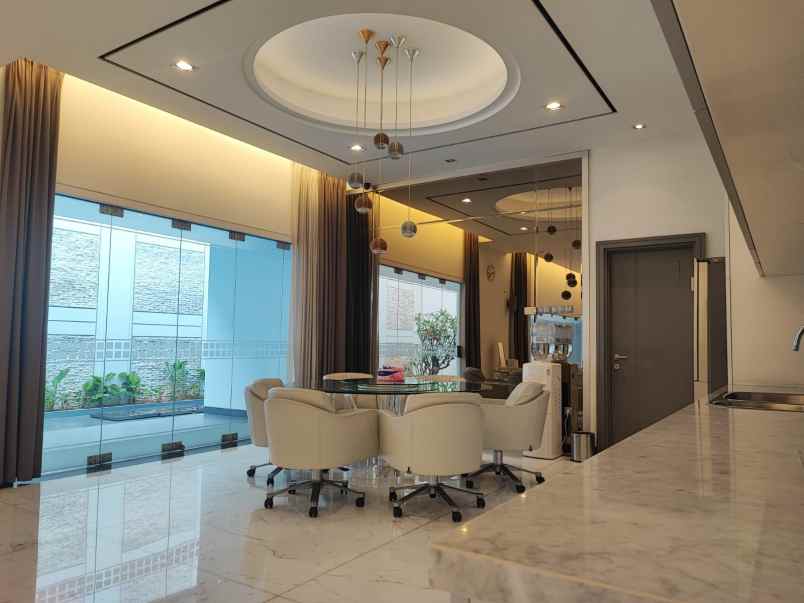 dijual rumah bukit gading villa