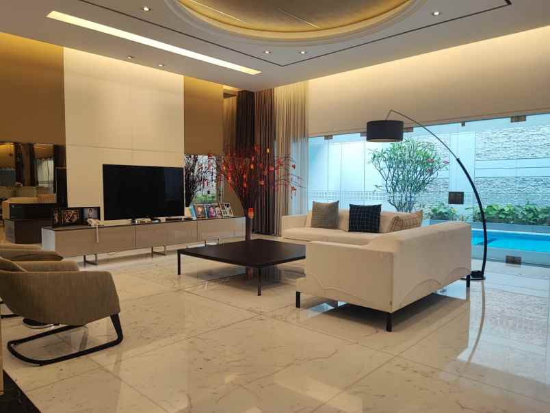 dijual rumah bukit gading villa