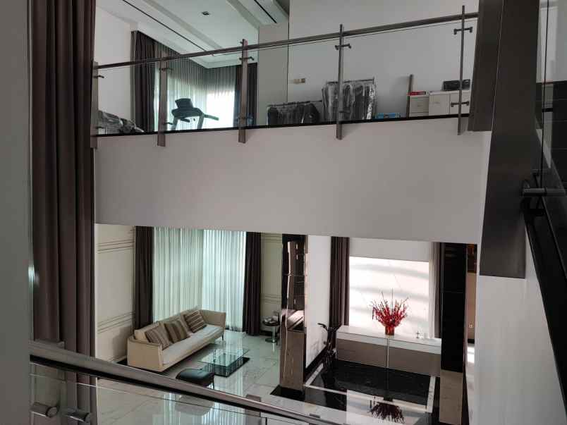 dijual rumah bukit gading villa