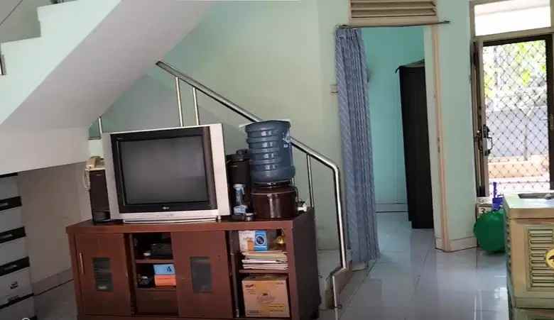 dijual rumah cantik di daerah taman modern