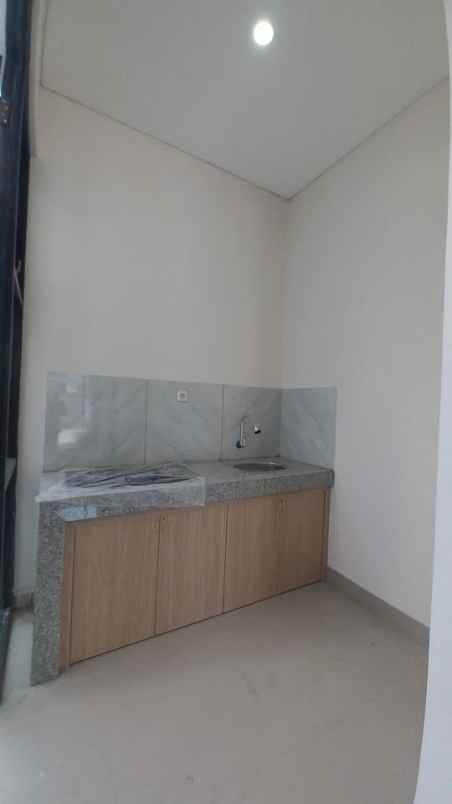 dijual rumah cemorokandang
