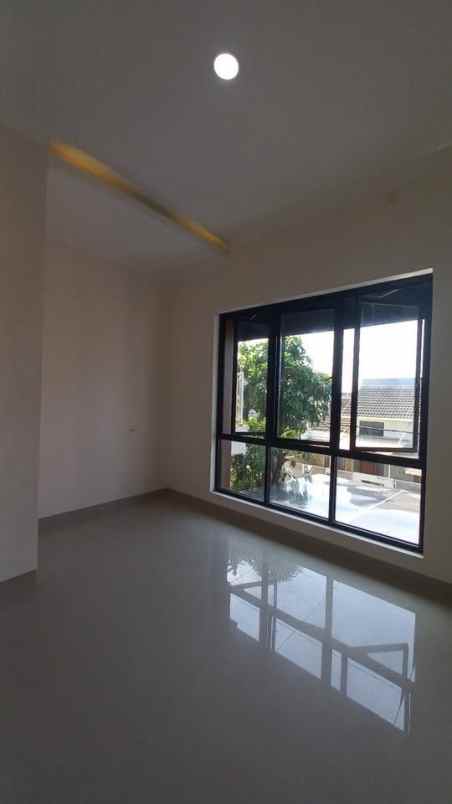 dijual rumah cemorokandang