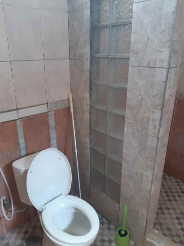 dijual rumah cempaka baru