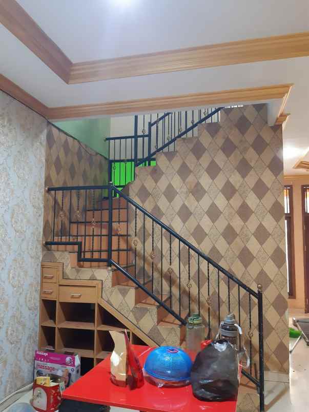 dijual rumah cempaka baru