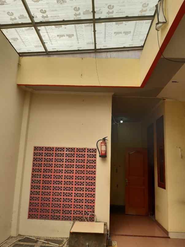 dijual rumah cempaka baru