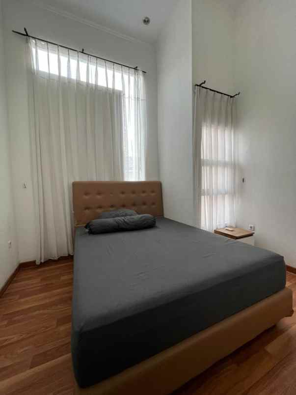 dijual rumah ciganitri