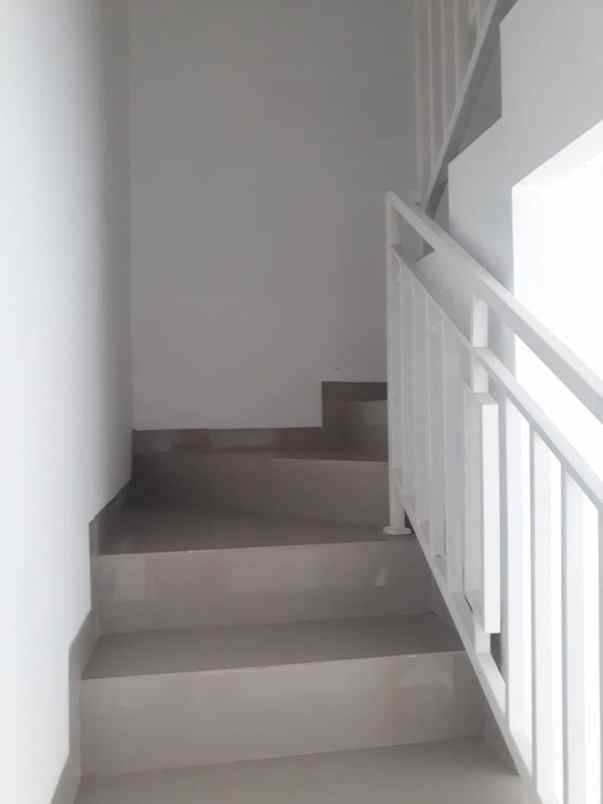 dijual rumah cileungsi kidul