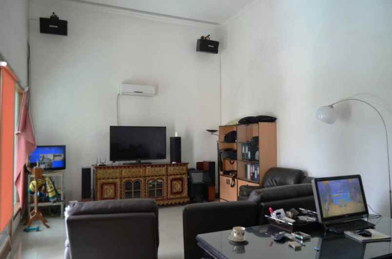 dijual rumah cinere