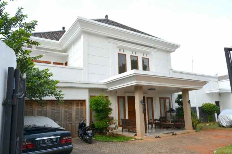 dijual rumah cinere