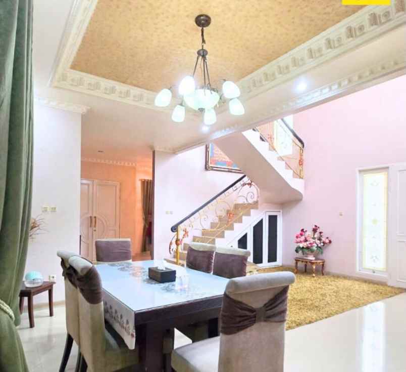 dijual rumah cinere depok jawa barat