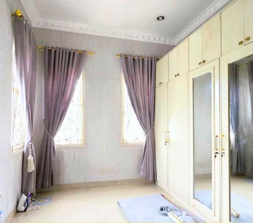 dijual rumah cinere depok jawa barat