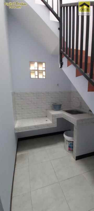 dijual rumah cipageran