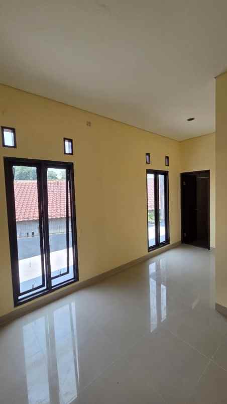 dijual rumah ciputat