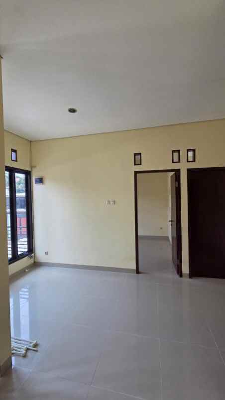 dijual rumah ciputat