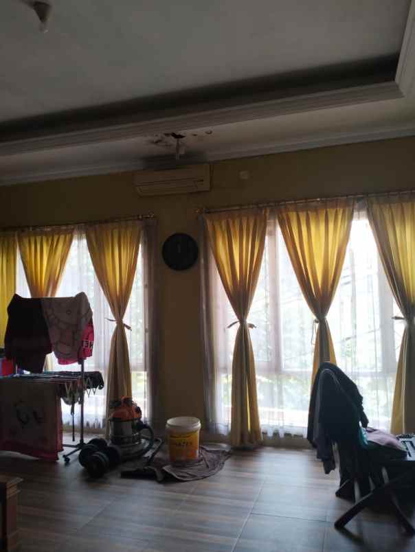 dijual rumah ciracas