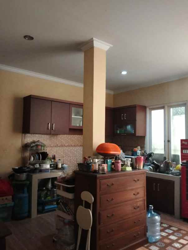 dijual rumah ciracas