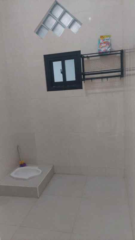 dijual rumah cisaroni bandung