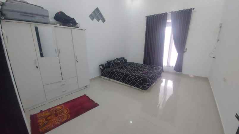 dijual rumah cisaroni bandung