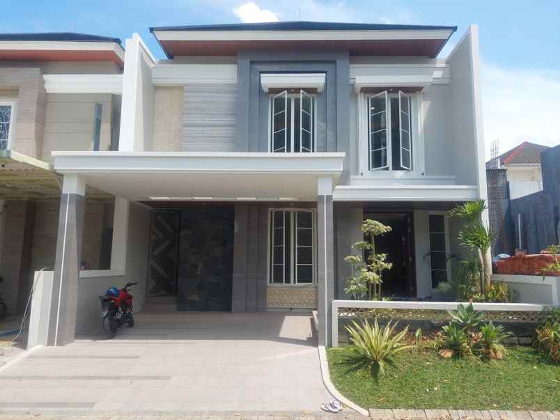 dijual rumah citraland vila taman telaga
