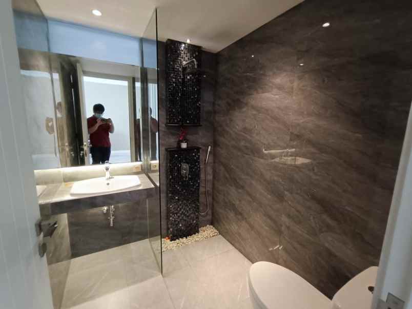 dijual rumah citraland vila taman telaga