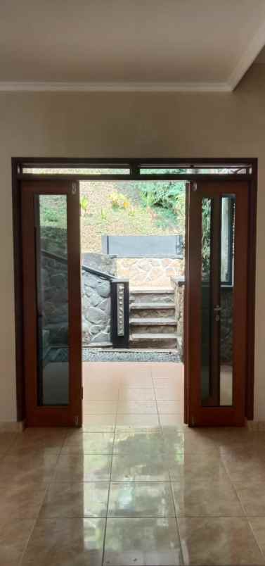 dijual rumah ciwaruga