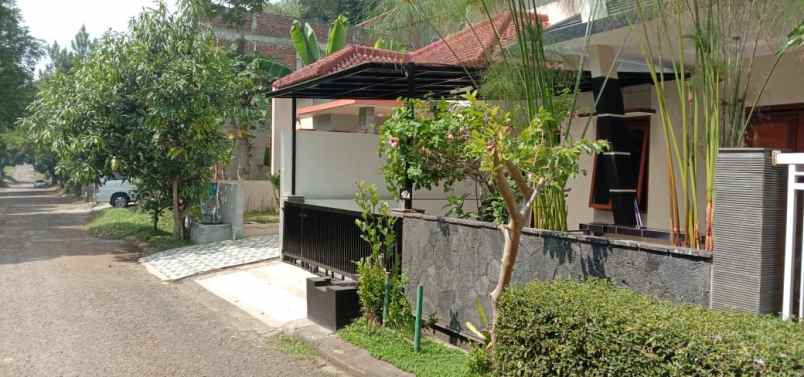 dijual rumah ciwaruga