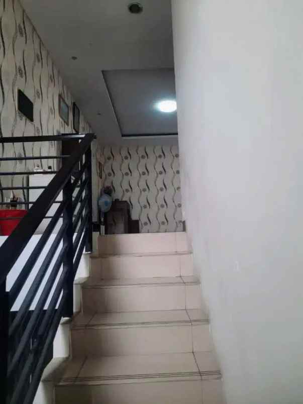 dijual rumah cluster burgundy