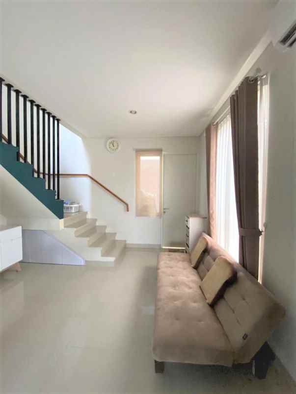 dijual rumah cluster lavesh kota