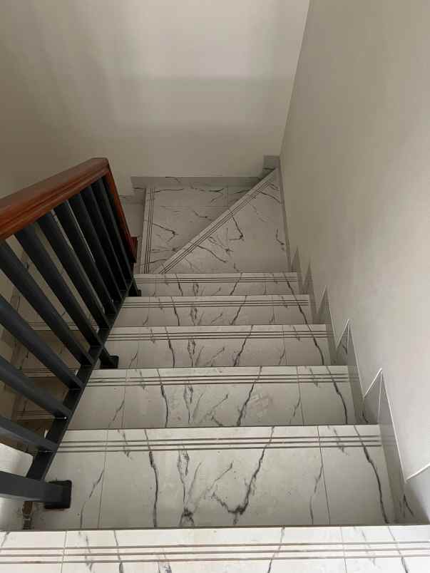 dijual rumah cluster margonite lavon 2