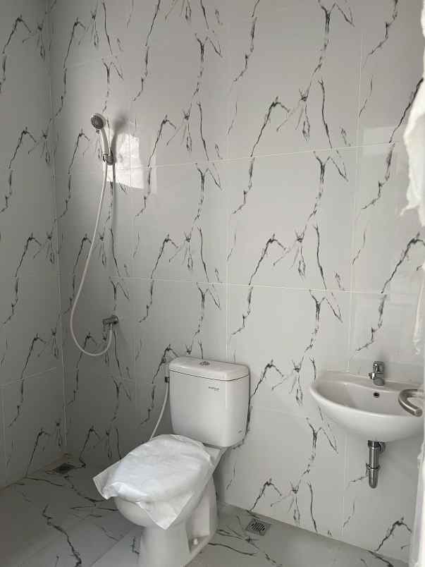 dijual rumah cluster margonite lavon 2