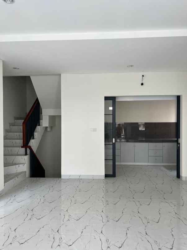 dijual rumah cluster margonite lavon 2