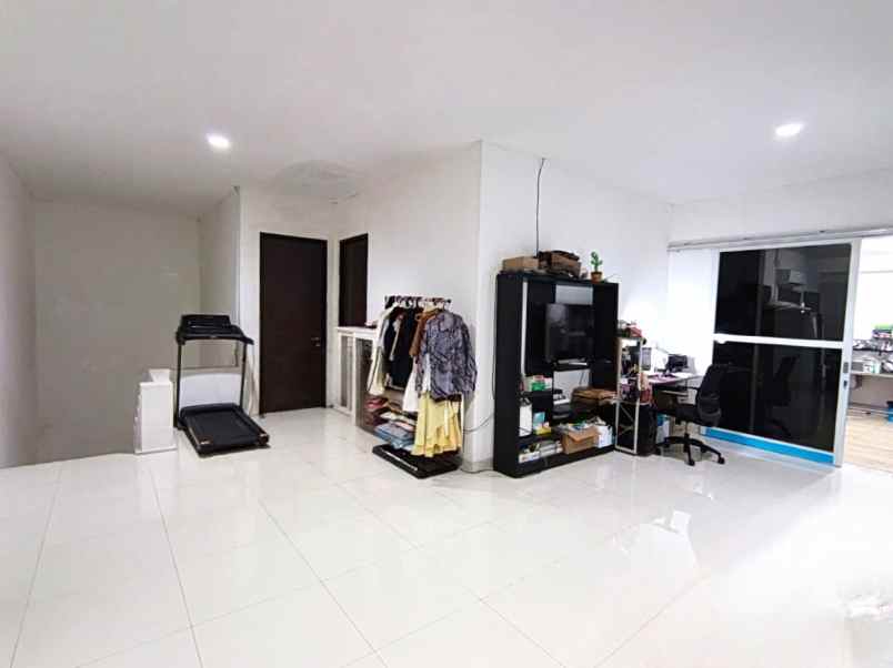 dijual rumah cluster palm spring jgc