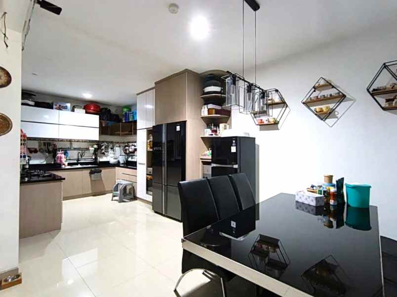 dijual rumah cluster palm spring jgc