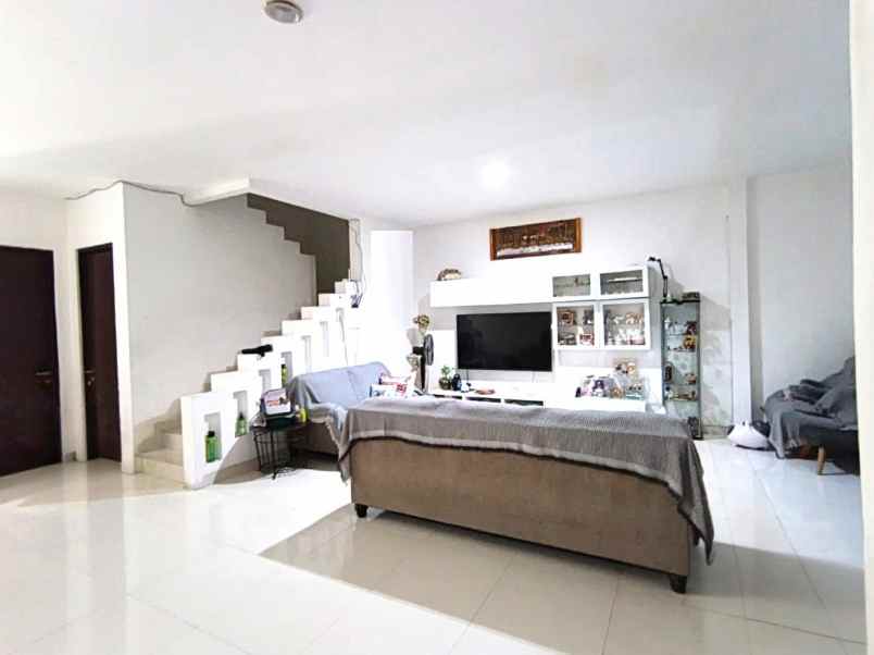 dijual rumah cluster palm spring jgc