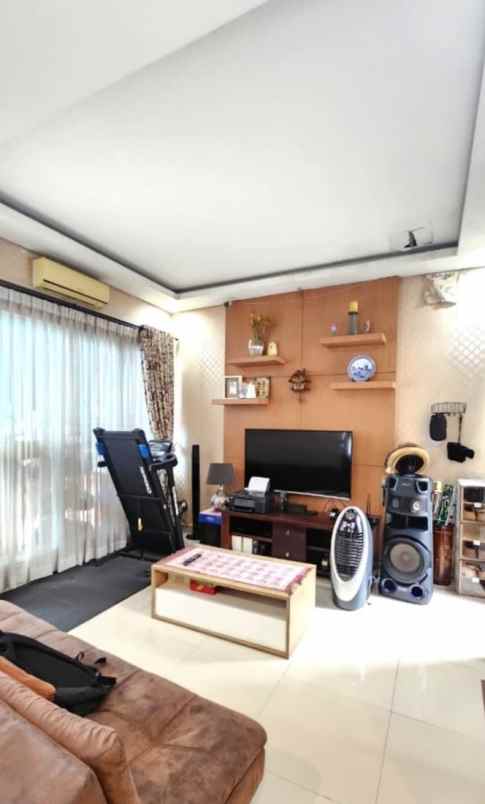 dijual rumah cluster regina metland cakung