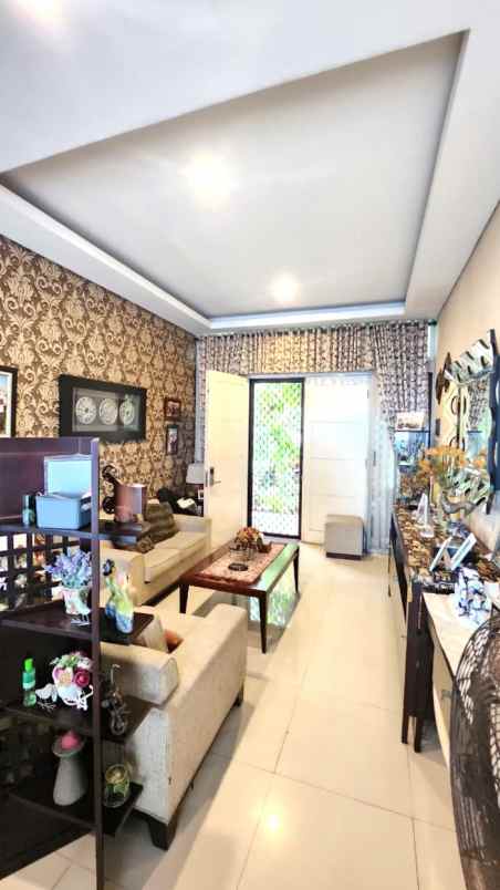 dijual rumah cluster regina metland cakung