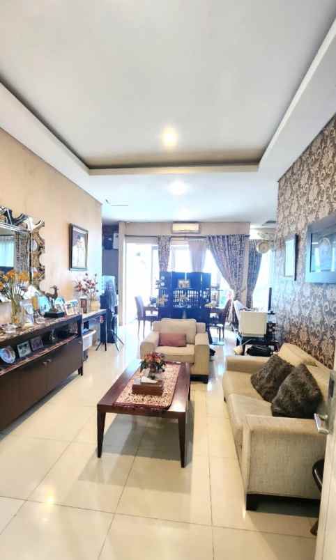 dijual rumah cluster regina metland cakung