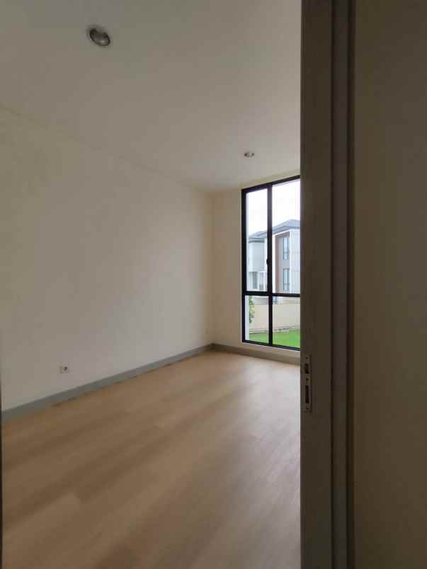 dijual rumah cluster sentarum asya jgc