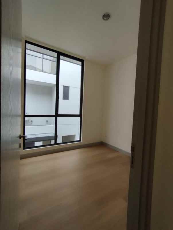 dijual rumah cluster sentarum asya jgc