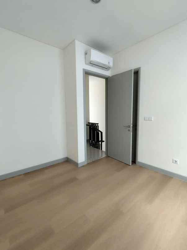 dijual rumah cluster sentarum asya jgc