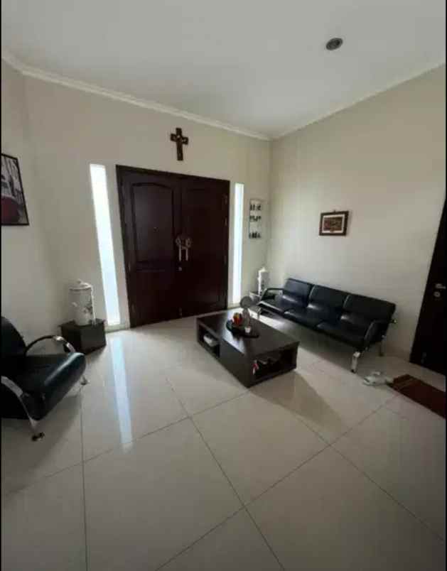 dijual rumah cluster taman diponegoro