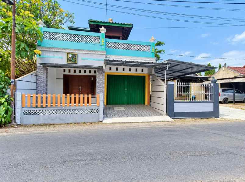 dijual rumah cupuwatu