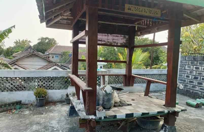 dijual rumah cupuwatu