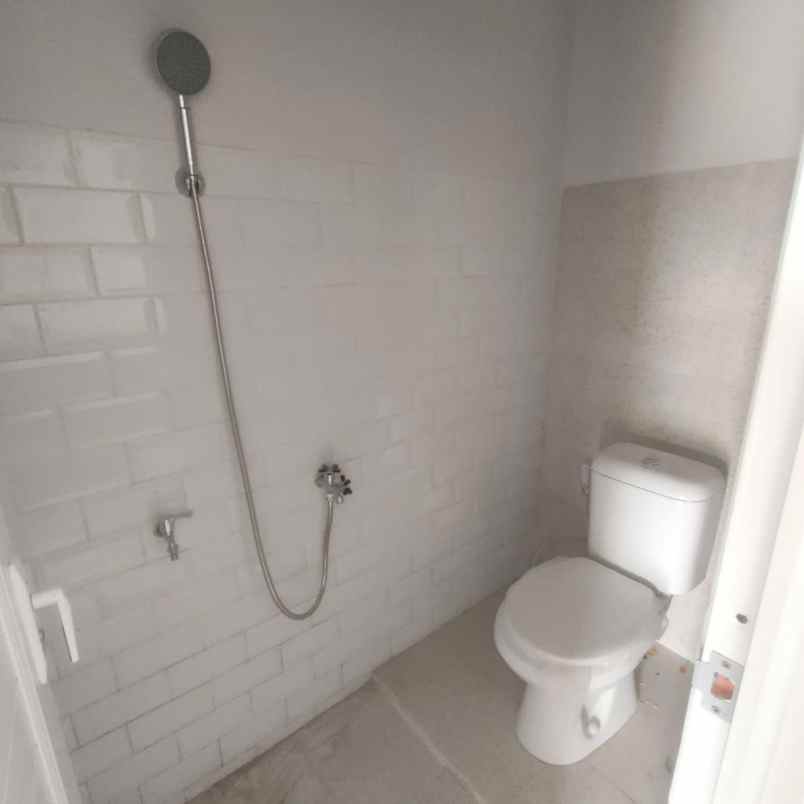 dijual rumah damai nyaman di kota bekasi