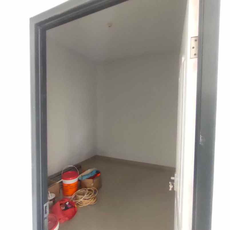 dijual rumah damai nyaman di kota bekasi