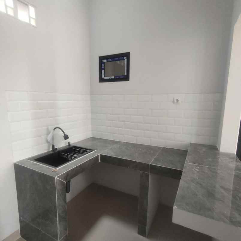 dijual rumah damai nyaman di kota bekasi