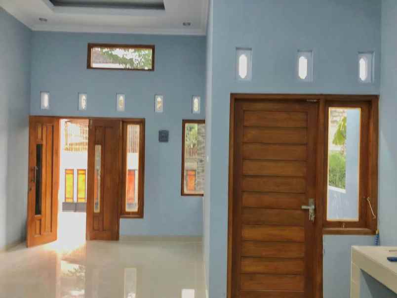 dijual rumah desain minimalis siap huni di sidomoyo
