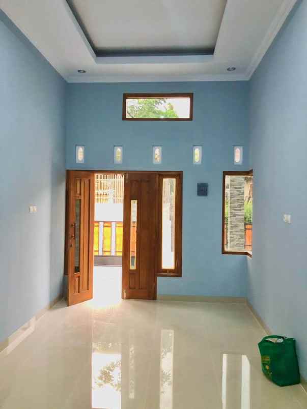 dijual rumah desain minimalis siap huni di sidomoyo