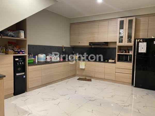 dijual rumah dharmahusada