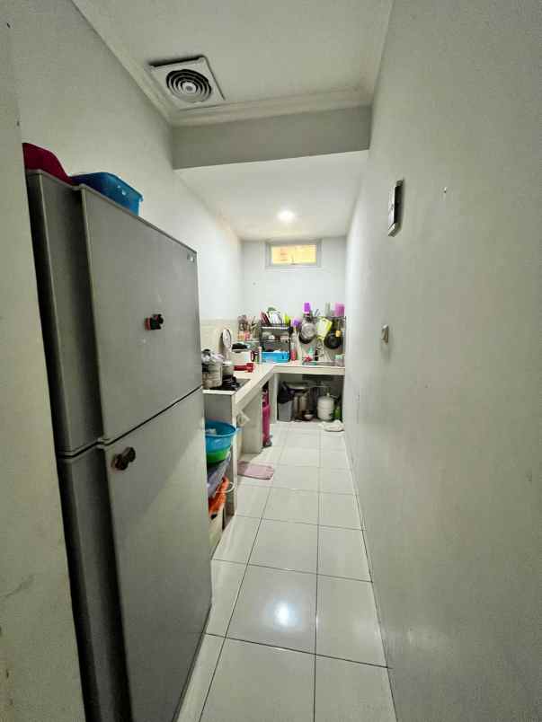 dijual rumah di kemang pratama 5 bekasi